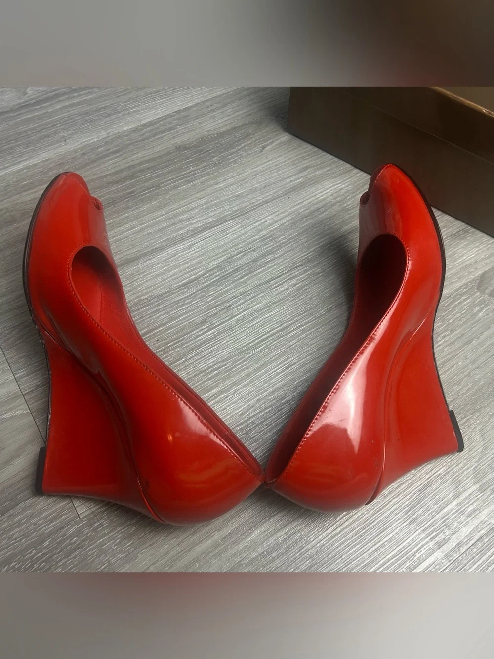 Gucci Red Patent Leather Peep Toe Wedge Pumps Heels Size 8 B